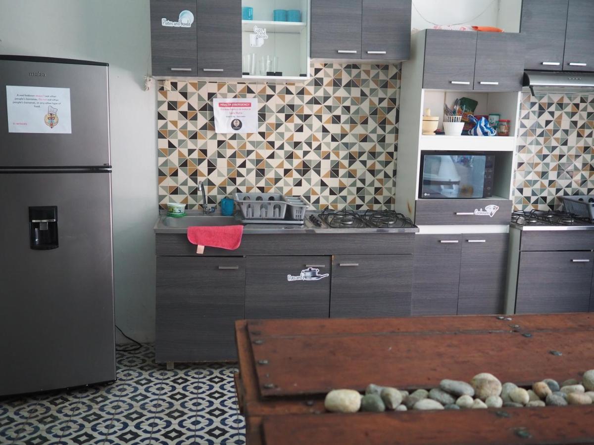 Baboon Hostel Santa Marta  Luaran gambar